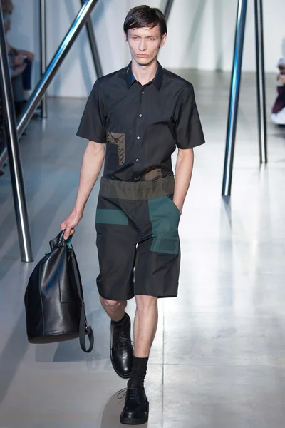 Look 11